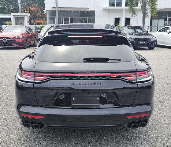 Porsche PANAMERA TURBO SPORT TURISMO 4.0 GTS Japan - 4