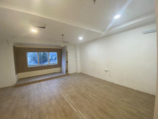 Vantage point first floor 1200sqft facing main road Jelutong worth ren 1