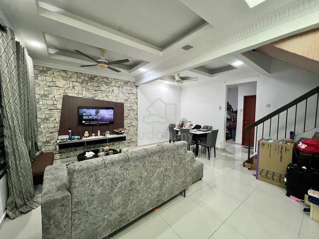 FACING OPEN Double Storey House Taman Lestari Putra Seri Kembangan 1