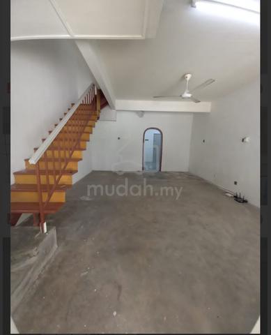 SP 8 Bandar Saujana Putra 2 Storey Terrace House Jenjarom 3R2B Sewa 1