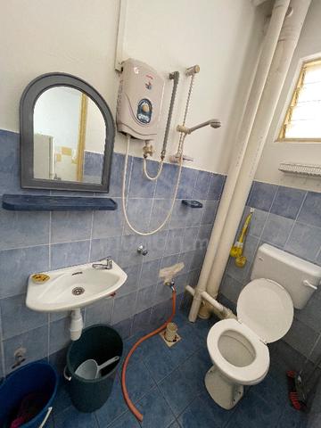 Fully Furnished Private Room To Let 5