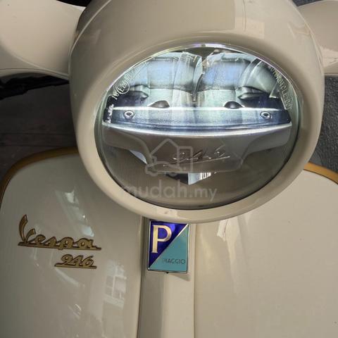 Vespa 946 Christian Dior Limited Edition - photo 20 of 20