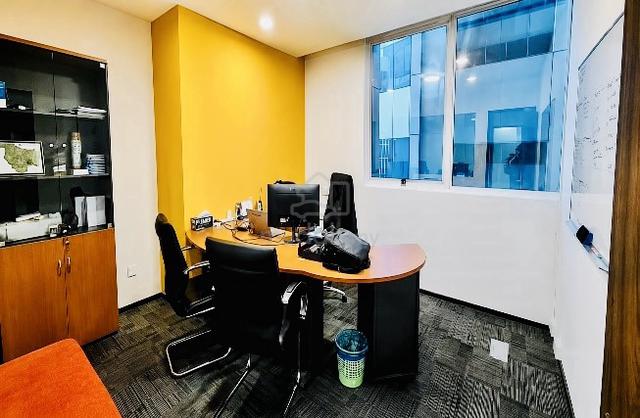 For Sale : Wisma UOA II, Jalan Pinang 1