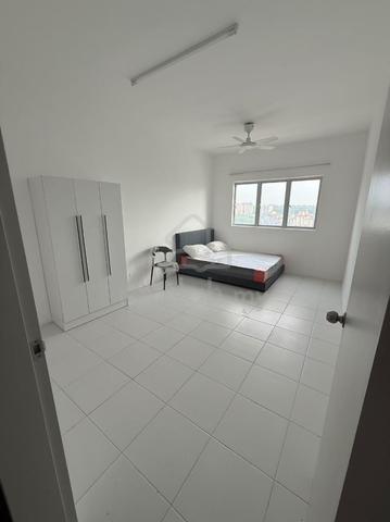 Big Medium Room 1
