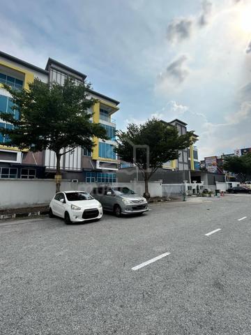 Kawasan Perindustrian Desa Aman, Kepong 3.5sty Semi-D Factory For Rent 1