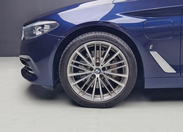 MIL53K 2018 Bmw 5 SERIES 2.0 30E SPORT G30 FSH BMW - 5