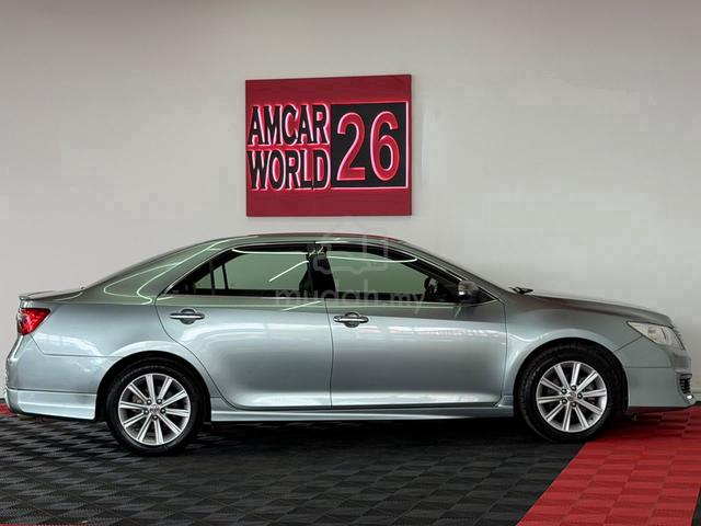 ORI13 Toyota CAMRY 2.5 V BLACK INTERIOR ONE OWNER - 4