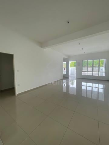 0%,1800,freehold,near highway,double stroey,cheaper 1