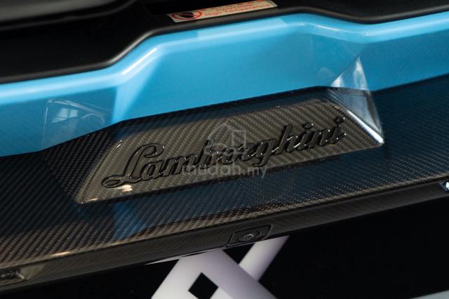 Lamborghini Revuelto 2025 Blu Cepheus - 5