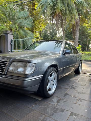 1995 Mercedes Benz 230E 2.0 W114 (M) - 1