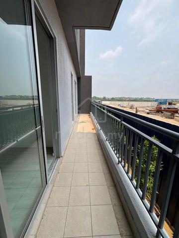 LakeFront Residence 1