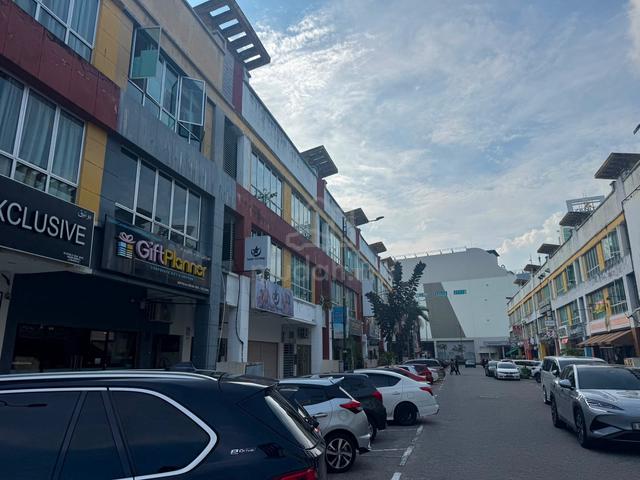 Office Unit (2 units up and down) Putra Square Kuantan 1