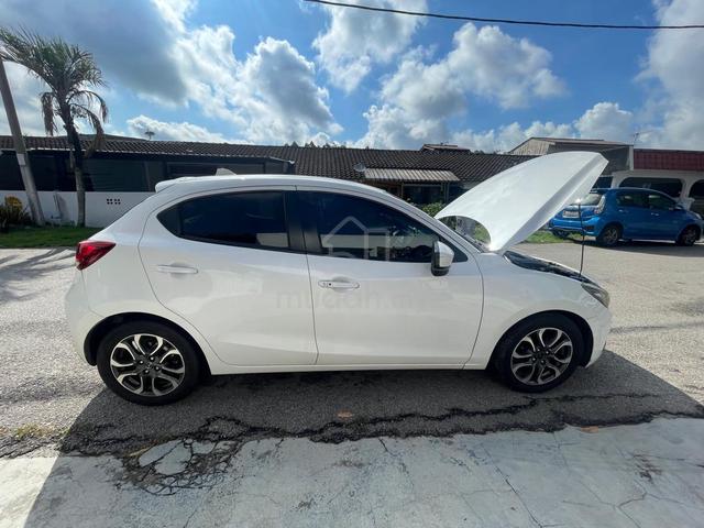 2015 Mazda 2 SKYACTIV (A) - 4