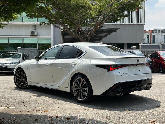BLACK SEAT 4 CAM 2022 Lexus IS300 2.0 F-SPORT - 2