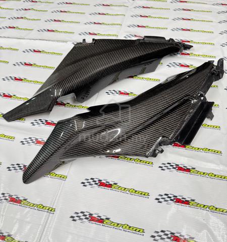 Xmax Rear Left Panel Green Rear Tail Panel L/R – Yamaha XMAX V1 Twill Carbon - Motorcycle ...