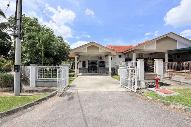 CORNER LOT & TANAH LUAS Rumah Teres 1 Tingkat Nusari Bayu Sri Sendayan 1
