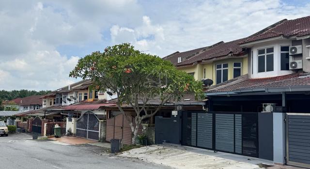 MURAH! 2 Storey ENDLOT House TAMAN SEMENYIH MEWAH Below Market 1