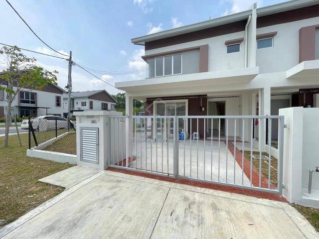 CORNER LOT Bandar Salak Tinggi For Rent 1