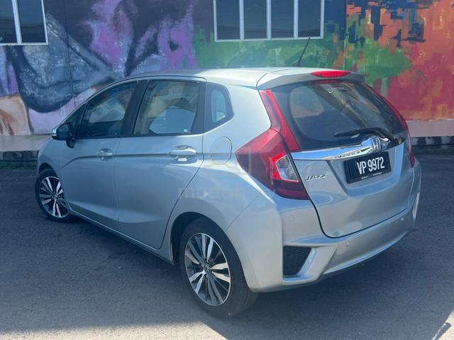 Honda JAZZ 1.5 V 2017 AUTO - 3