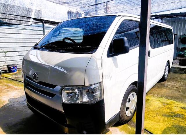 TOYOTA HIACE 2.5 WinDOW VAN MANUAL DIESEL - 1