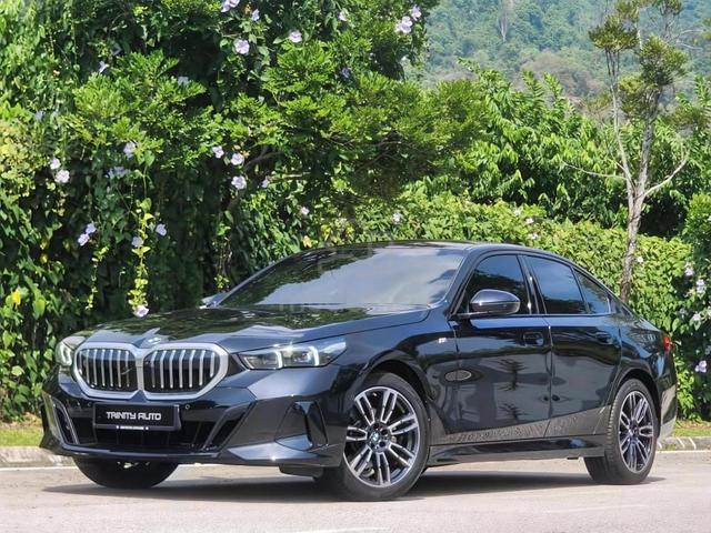 APR 2025 BMW 520i (A) G60 Ori M Sport Local 5k KM - 1