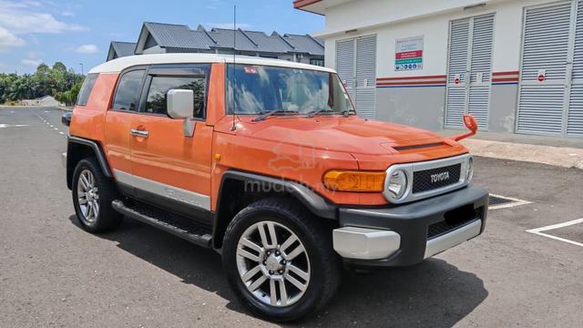 2013 Toyota FJ 4.0 CRUISER (A) - 1