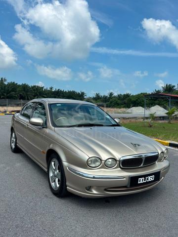 2002 Jaguar X-TYPE 3.0 SWB (A) - 1
