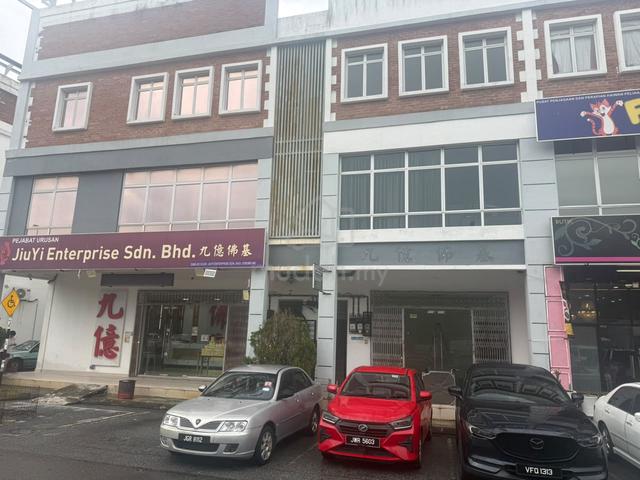 Taman Nusa Sentral - 3 Sty Shoplot for Rent 1