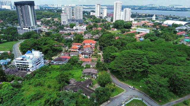 Jb town bungalow land Jalan nong chik for sale 19000sqft freehold inte 1