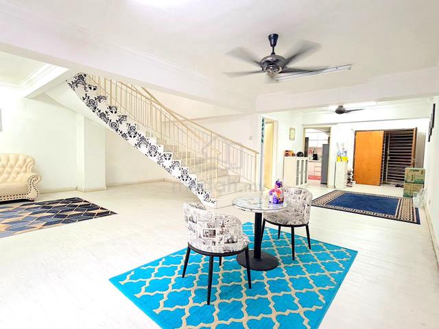 Putra Villa 1