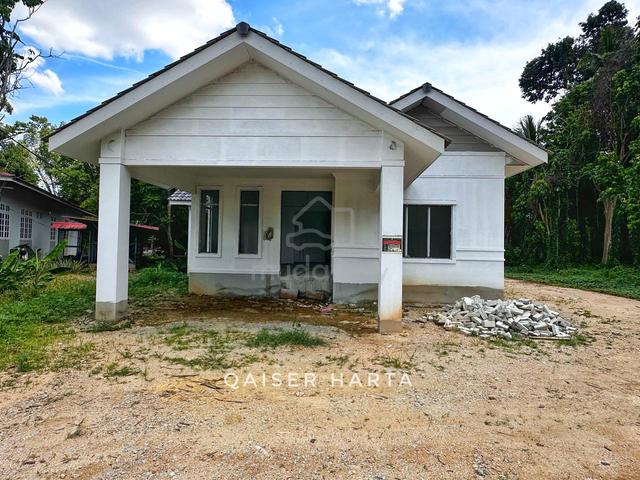 Rumah Banglo Berdekatan SMK Panji Kota Bharu 1