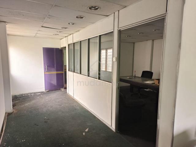 1st Floor Office Taman Taynton View Cheras crowded Strategic Biz area 1