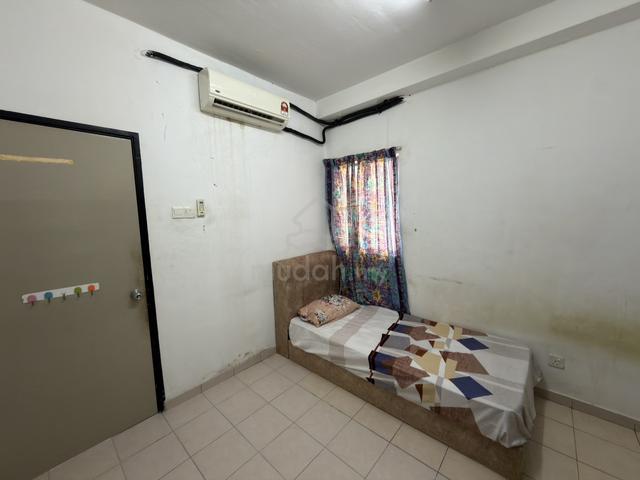 Room for Rent (casa subang.) near brt south quay station 1