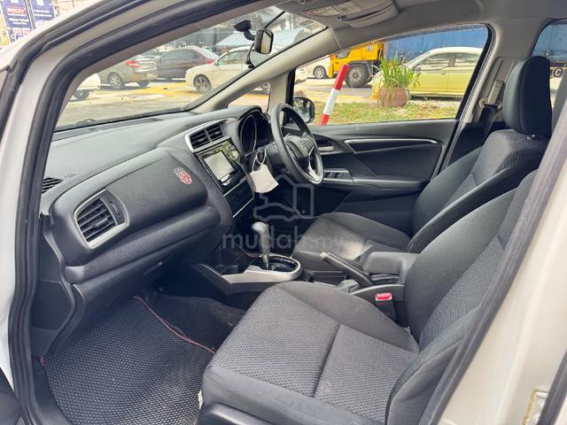 Honda JAZZ 1.5 E (Auto) Pearl White - 4