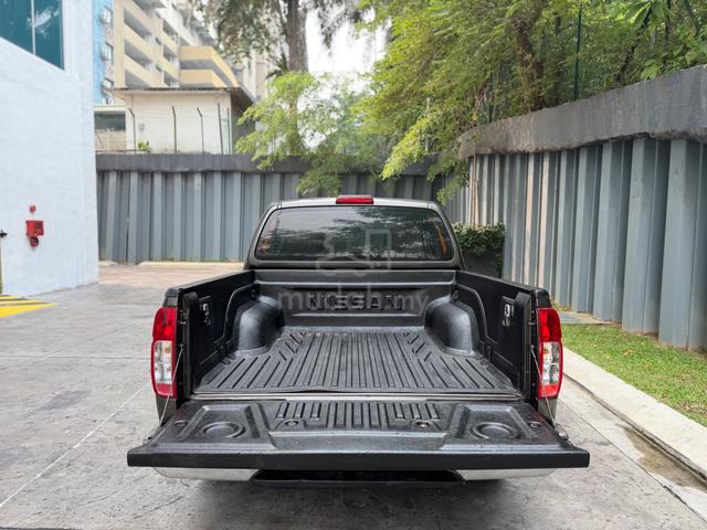 Nissan NAVARA 2.5 LE (A) 4x4 Grey - 4