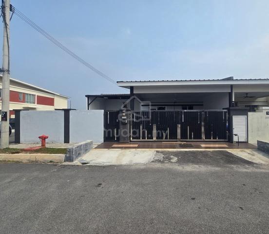 Taman Bakti YNS Nilai Labu Freehold CornerLot 1Storey Terrace Renovate 1