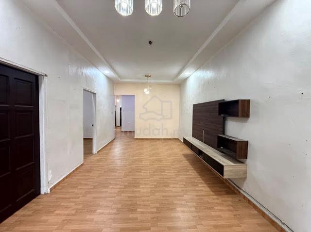Jalan Bentara 17, Taman Ungku Tun Aminah 1
