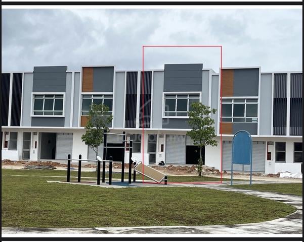 New Double storey shoplot for Rent at Bandar Putra Kulai 2 1