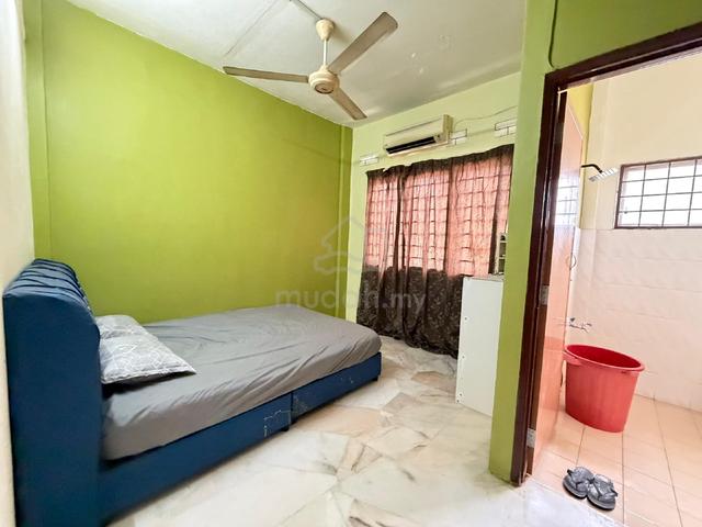 Master Bedroom for Rent  1