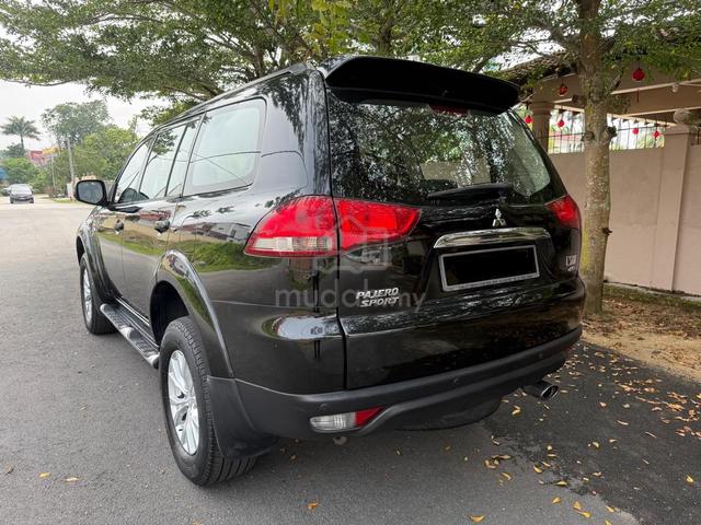 Mitsubishi Pajero 2.5 VGT 4X4 (A) 100% ONE OWNER - 4