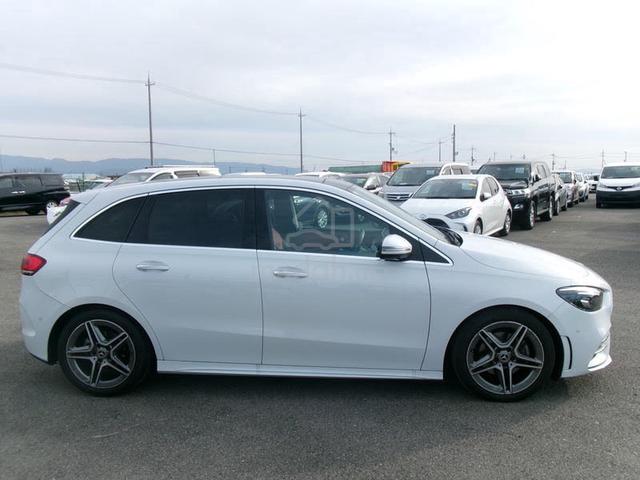 Merc-Benz B180 1.3 AMG black red HUD roof 4.5 2021 - 5