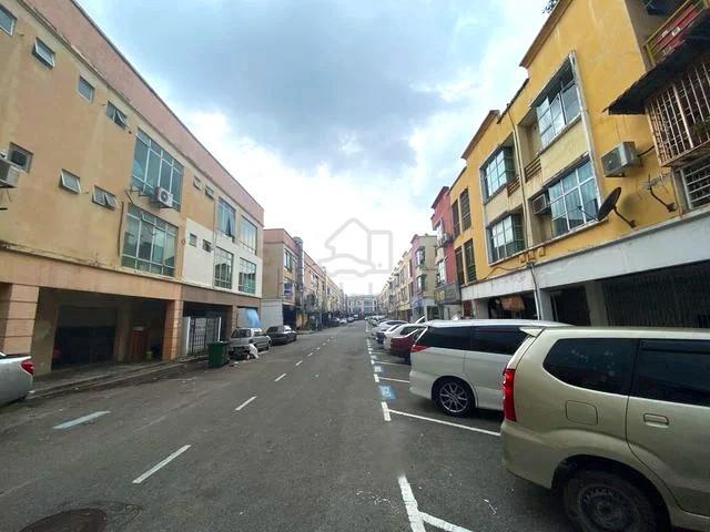 Taman Nusa Bestari, Shop Apartment 1