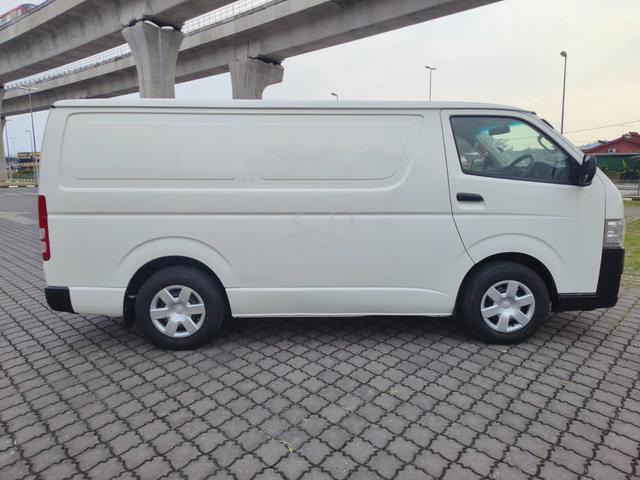 2017 Toyota HIACE 2.5 (M) Panel Van - 4