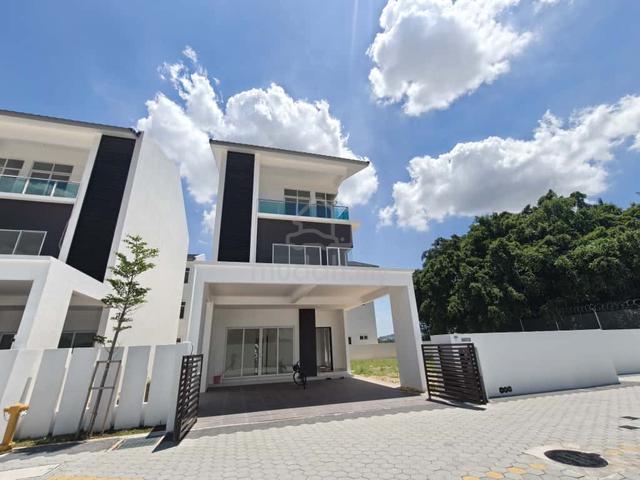 3 Storey Bungalow Taman Lembah Permai Good Deal 1