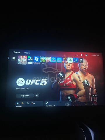 Play Station 5 - photo 4 of 6