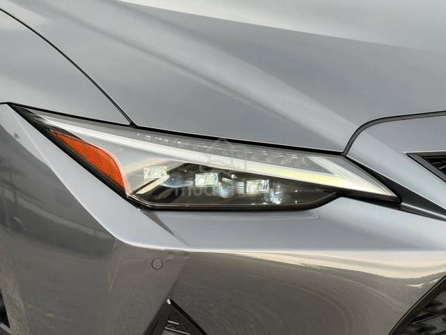 READY 2022 Lexus IS300 2.0 F-SPORT MODE BLACK (A) - 2