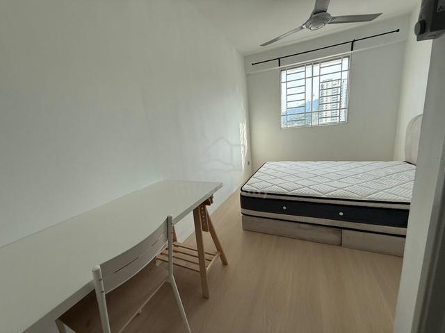Centrio Avenue Big Room 1