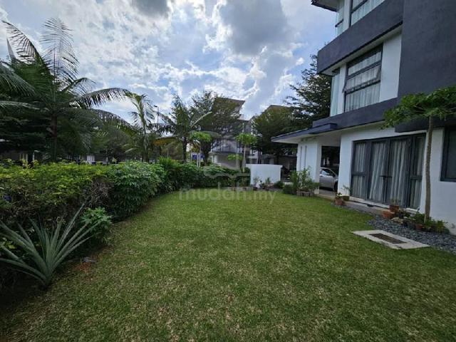 3 Storey Semi D Sera Twin Villa @ Presint 8, Putrajaya 3