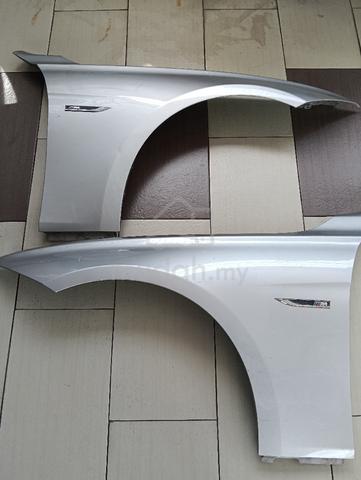 Bmw F30 Ori Fender - Car Accessories & Parts for sale in Johor Bahru, Johor