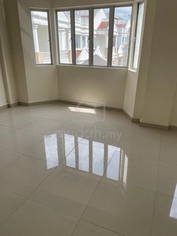 Bandar Sri Permaisuri Sommerset Close 4 Bedrooms Townhouse for Rent 3
